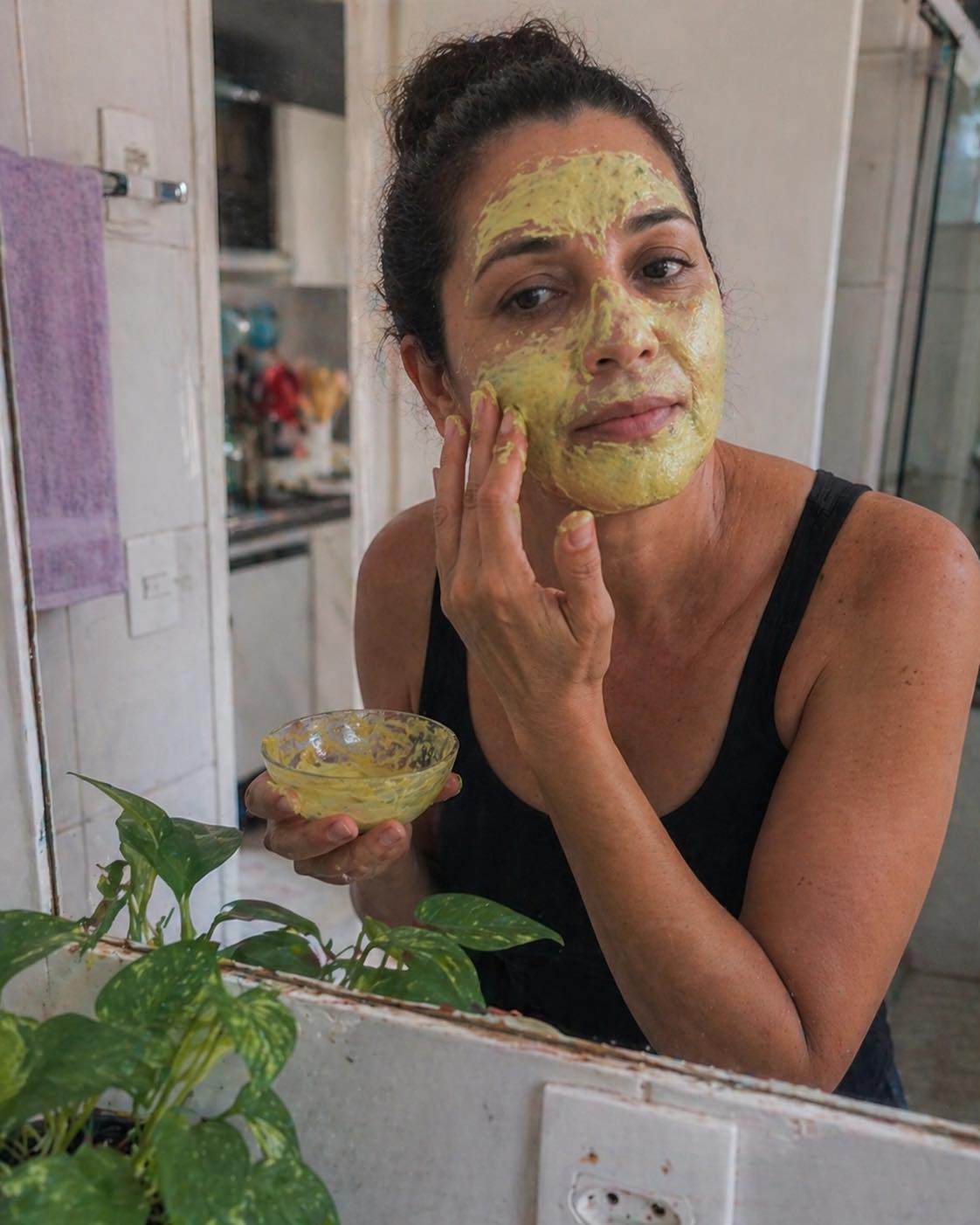 Avocado and Egg Night Cream: Keeps Facial Skin Younger and More Beautiful