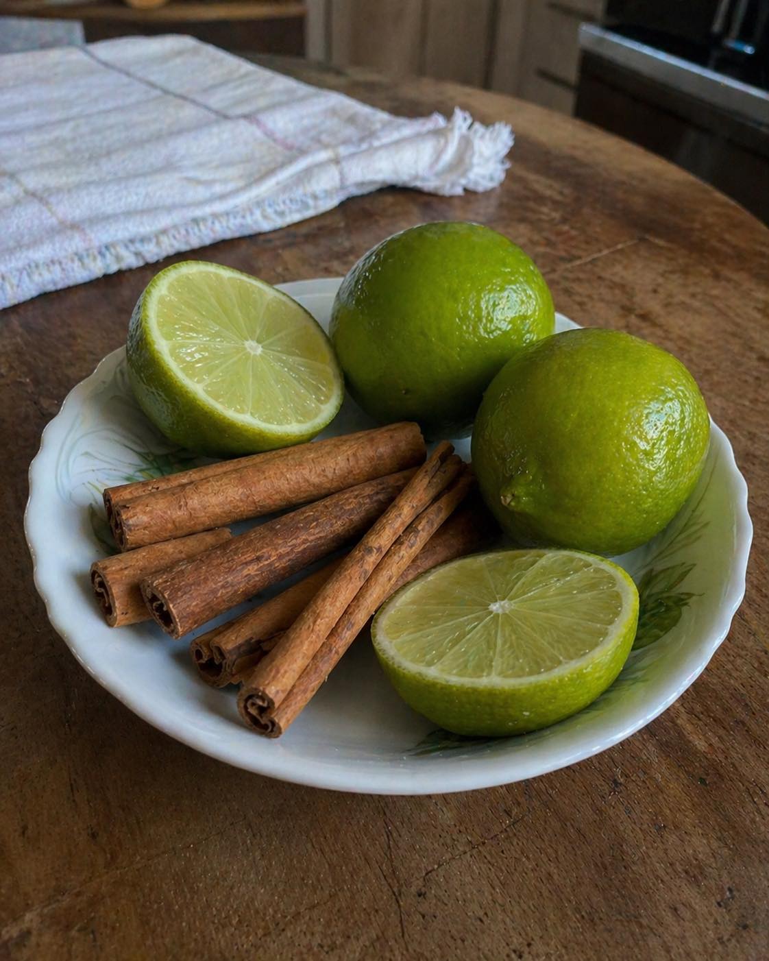 Lemon and Cinnamon: A Natural Remedy with Countless Health Benefits