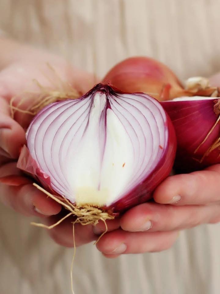 Doctors Reveal What Happens When You Eat Onions Every Day
