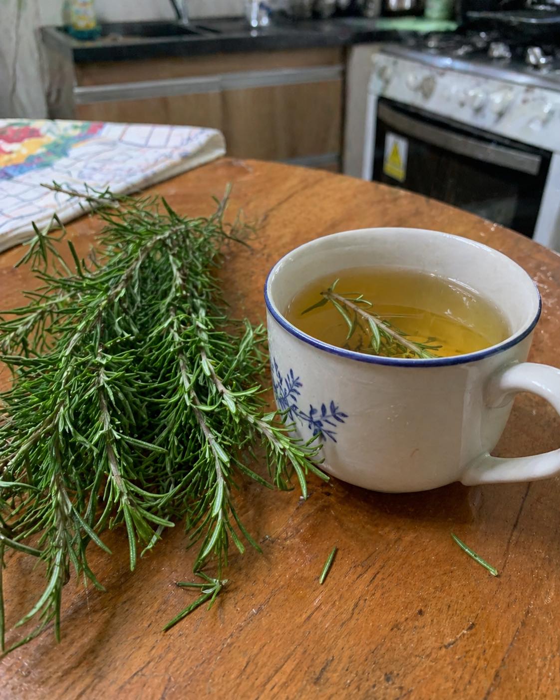 Doctors Reveal What Rosemary Tea May Cause…